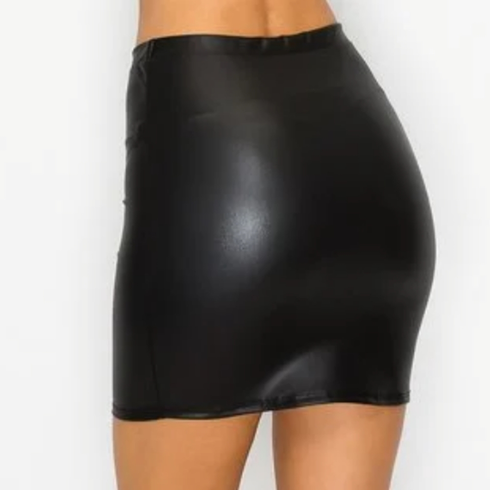 Faux leather mini skirt